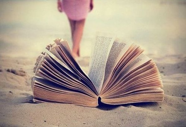 23. Надо уметь закрывать скучную книгу, уходить с плохого кино, увольняться с плохой работы и расставаться с людьми, которые тобой не дорожат.