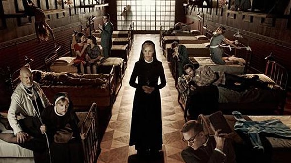 2. Где находилась психиатрическая лечебница Брайарклифф, в которую попала главная героиня второго сезона?