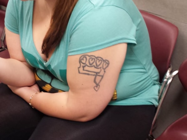 22. Да, любовь - это больно, но какую смелость нужно иметь, чтобы сказать об этом своей татуировкой