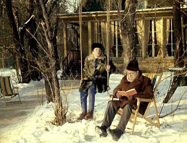 14. Сцены в Москве и на даче профессора снимали дважды.