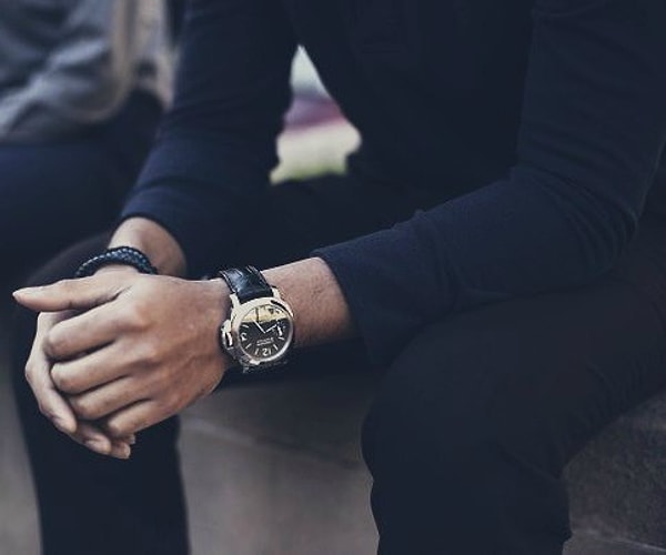 10. Говорят за твоей спиной — значит, ты впереди. Обсуждают твою жизнь — значит, она интересней их. Пытаются найти недостатки — значит, завидуют.