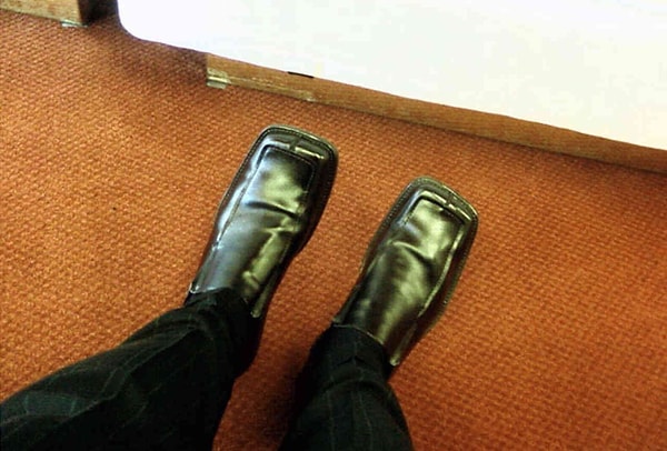 17. В той же мере это относится к ботинкам с квадратными носами.