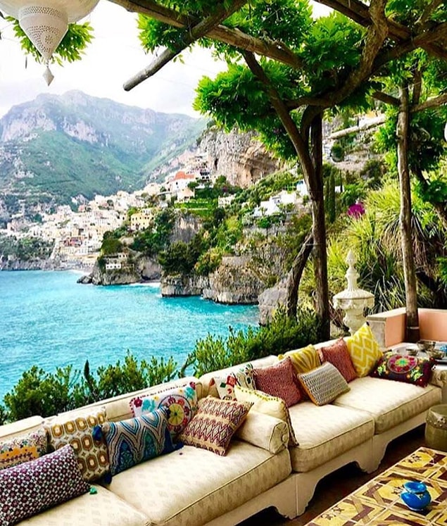 8. 📍Amalfi Coast 📷 @seymasubasi ·