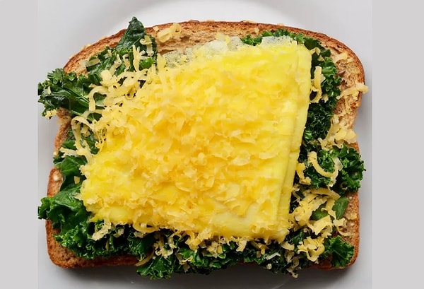 9. Кале + омлет + сыр