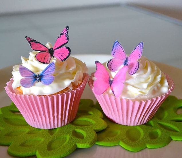 3. 🦋🍰