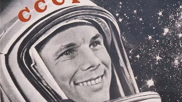 14. Uzaya çıkan ilk insan olan Yuri Gagarin, toprak damlı bir gecekonduda dünyaya gelmişti.