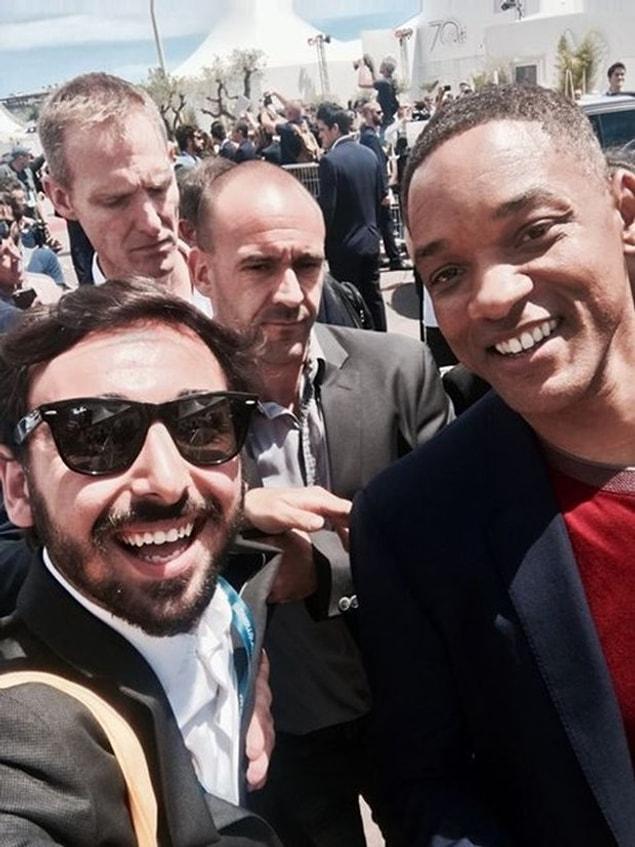 Just imagine you're looking for the bathroom and run across Will Smith!