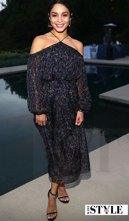 Vanessa Hudgens’in boyundan bağlı ve omuzları açıkta bırakan elbisesi yürekleri yaktı. Uzunu kısası fark etmez, yansın yaz geceleri!