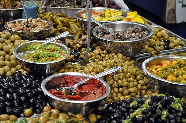 12. Son olarak özellikle sahur vakti, zeytin, turşu gibi tuz oranı yüksek gıdalar tüketmemeye özen gösterin.