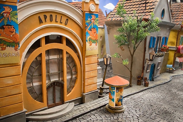 4. Кинотеатр "APOLLO" — реплика кинотеатра в Батуми, Грузия