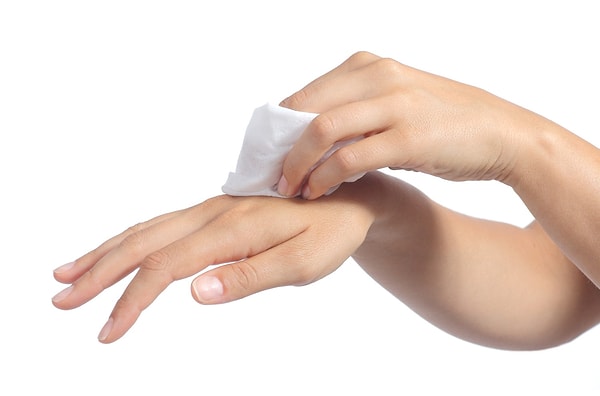 8. Как часто вы пользуетесь влажными салфетками?