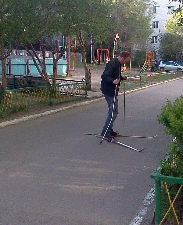 13. Иногда погода не соответствует желаниям. Но разве это когда-то останавливало омичей?