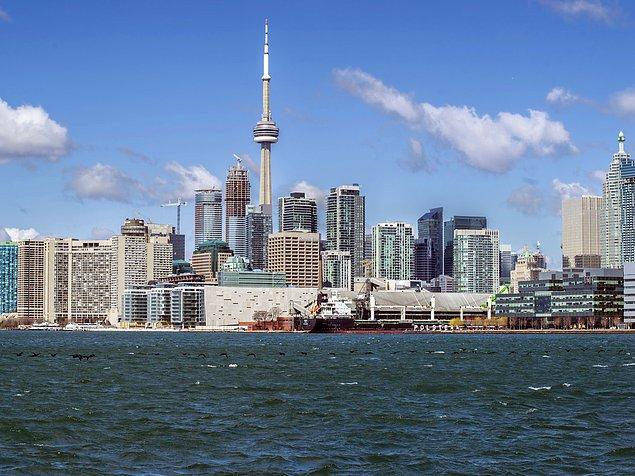 18. Kanada, Toronto'da 2,102 yüksek bina var ve 629 kilometrekare.