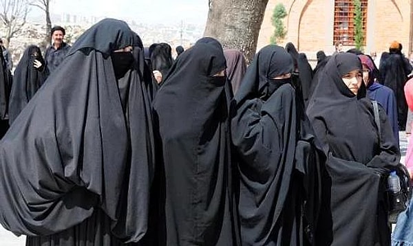 13. Женское обрезание является обязательным в некоторых частях страны.