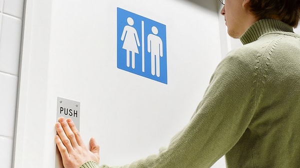 14. Вы говорите: "Мне нужно в туалет"