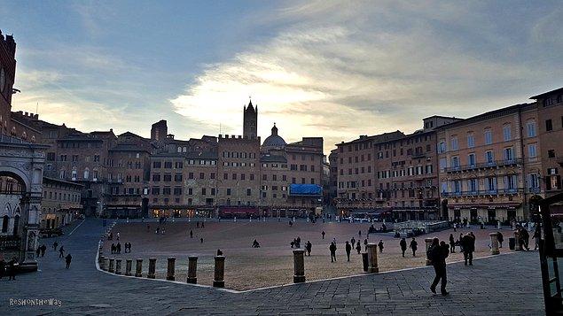 450 yıllık geleneğe ev sahipliği yapan meydan: Piazza Del Campo
