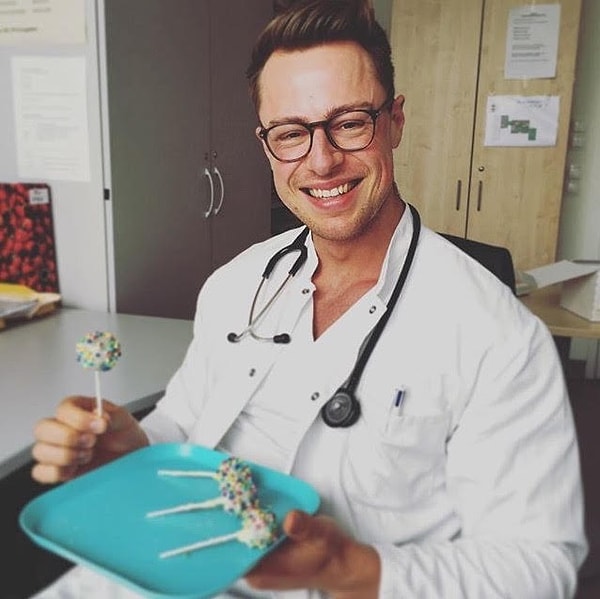 4. Dr. Nico De Stabsarzt (@dr.big.nic)