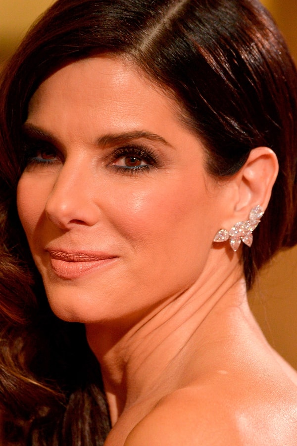 7. Sandra Bullock ise daha bizden: Göz kremi yerine hemoroid merhemi kullanıyor!