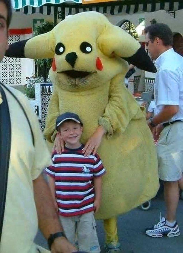 4. Şirin mi şirin, masum bir Pikachu.