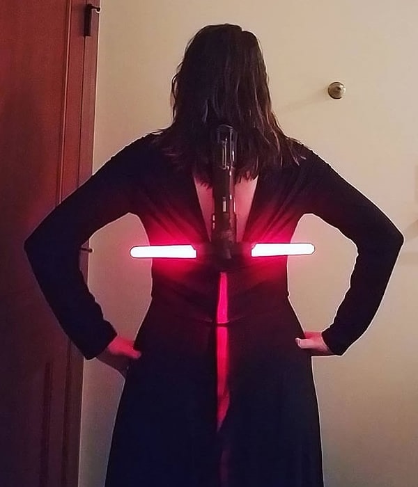 9. Кто-то даже умудрился засунуть световой меч