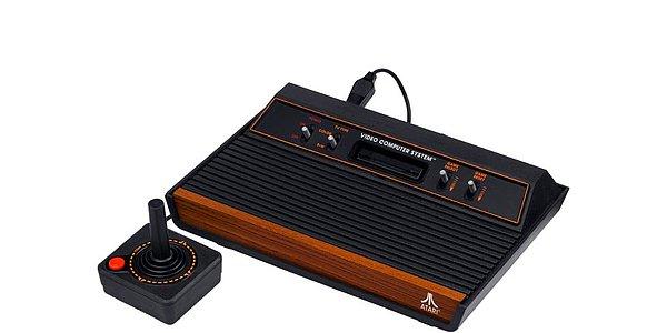 Atari kenarı ahşap bir modelle gelecek mi bilemiyoruz ama Electronic Entertainment Expo (E3)'da CEO Chesnais çıkan söylentileri doğruladı.