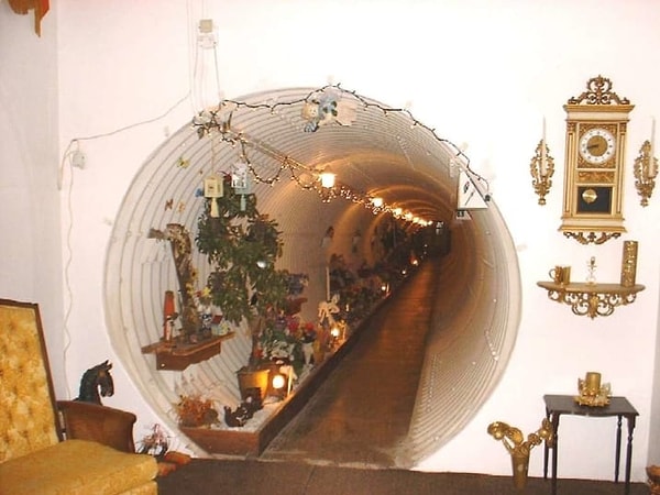 9. Почему существует это место, и что находится на другом конце тоннеля?