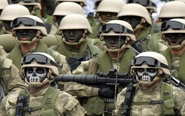 15. Perulu özel birlik askerleri.
