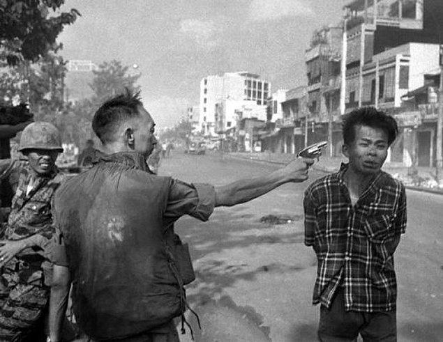 Gelin, hep birlikte 1960’lı yıllara dönelim, Vietnam Savaşı’nın en hararetli olduğu ve binlerce insanın can verdiği zamanlara.