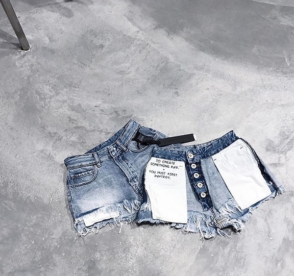 8. А вот и шорты, ведь сейчас лето, но надпись всё такая же провокационная: