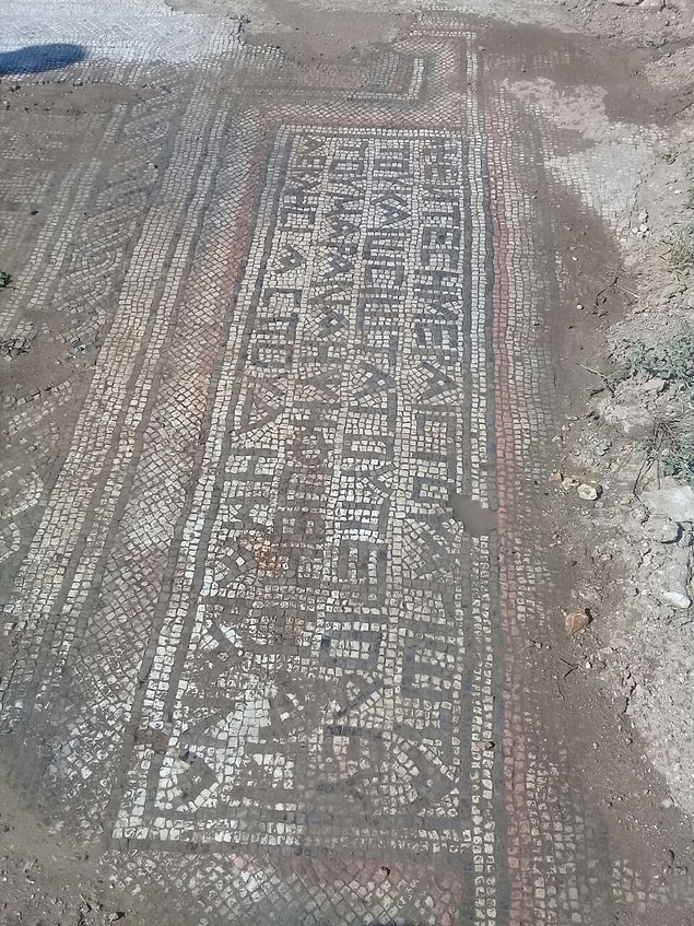 Ayrıca mozaiğin tahrip olduğu ifade edildi...