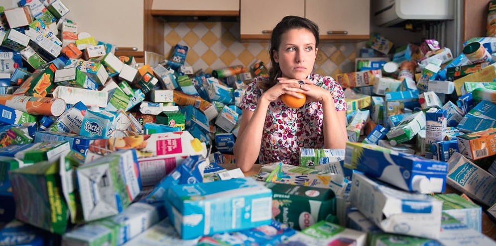 Фотограф собирал мусор 4 года, чтобы создать экологический фотопроект