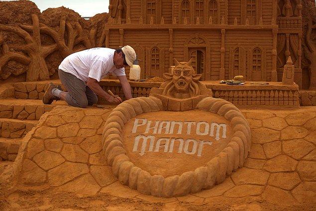 14. Disney'den meşhur Phantom Manor