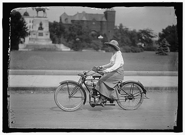 12. Велосипед с мотором