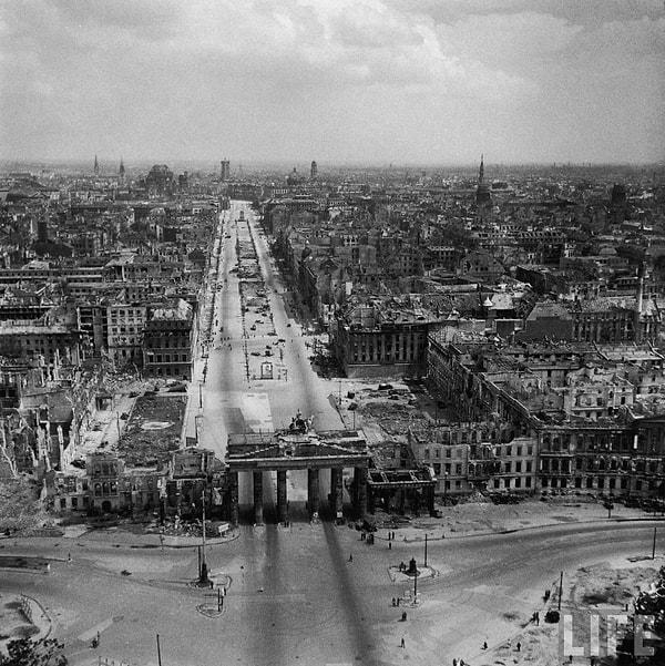 2. 2. Dünya Savaşı sonrası Berlin manzarası, Temmuz 1945.