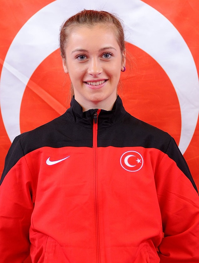 Zeliha Ağrıs, 20 Nisan 1998 doğumlu. Yani sadece 19 yaşında.