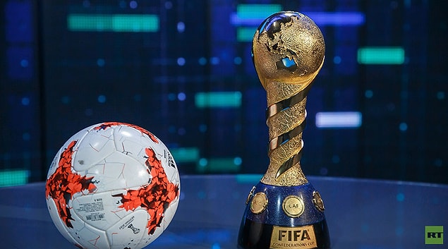 Şimdiki düzene göre, FIFA Dünya Kupası'na ev sahipliği yapacak ülke Dünya Kupası'ndan 1 sene önce bu turnuvaya ev sahipliği yapıyor.