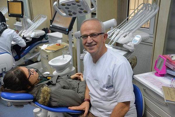 11. Bitirdiği 3 üniversitenin ardından bu eğitim yılı sonunda diş hekimliği hayalini gerçeğe dönüştüren 58 yaşındaki emekli öğretmen Özcan Özgürbüz.