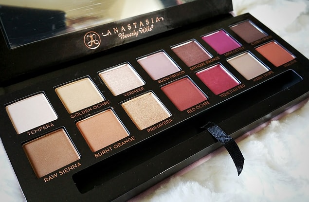 7. Eda ise yine Sephora'ya gidip kendisini kaybetmiş: Modern Renaissance Eye Shadow Palette!