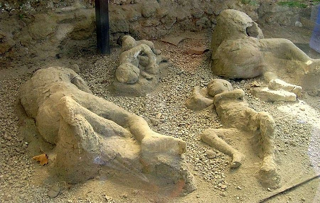 Pompeii De Olen Bir Kisinin Fotografi Masturbasyon Yaparken Taslasti Iddiasiyla Viral Oldu Onedio Com