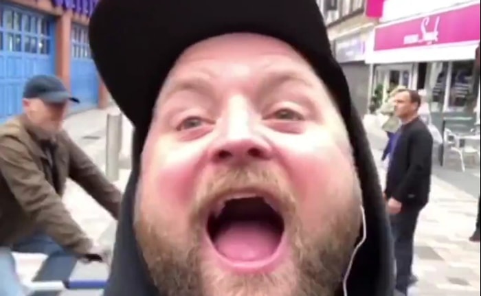 Sevdiğiniz Müziğe Eşlik Ederken Sizin Hissettiğiniz vs Dışarıdan Gözüken Durum