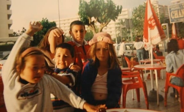 16. На этом фото и вовсе происходит нечто непонятное...