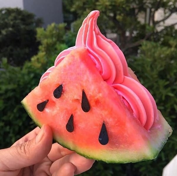 4. Арбузный сэндвич с начинкой из мороженого 🍉+🍨