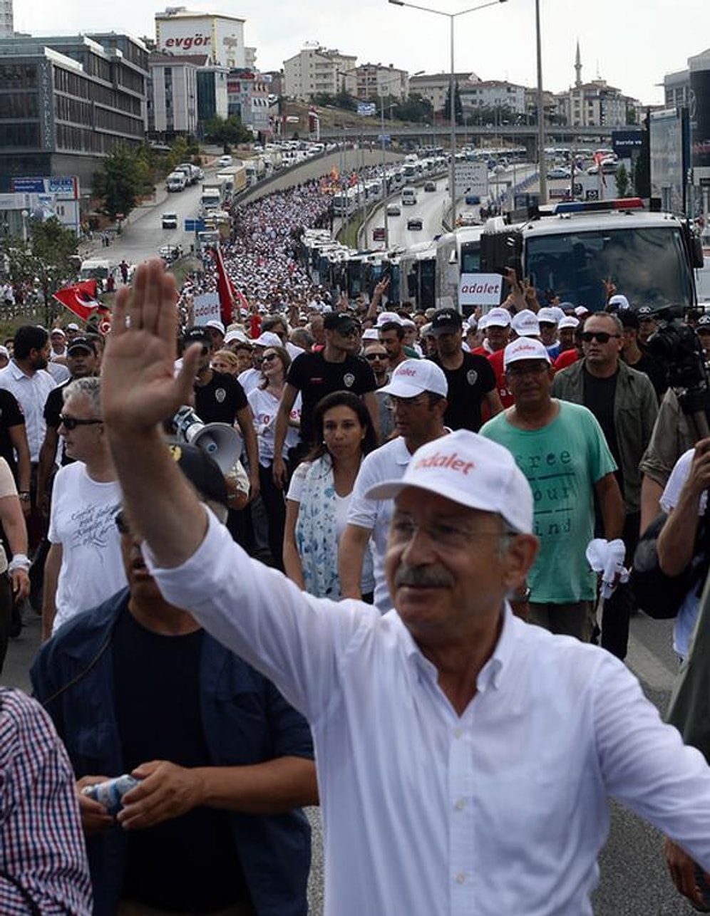 Adalet Yürüyüşü 24. Gününde: 'Dragos'tan Miting Alanına Yalnız Yürüyeceğim'