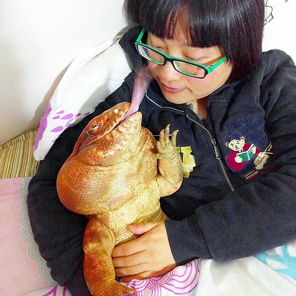 12. Макгайвер обожает обнимашки.