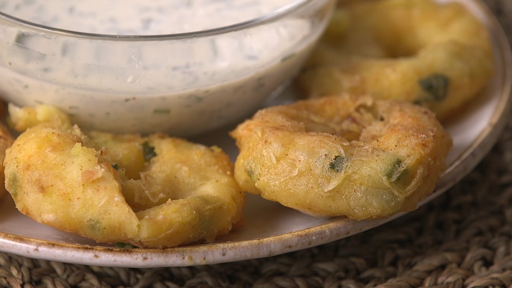 Картофельные колечки - отличная закуска для любой летней вечеринки!