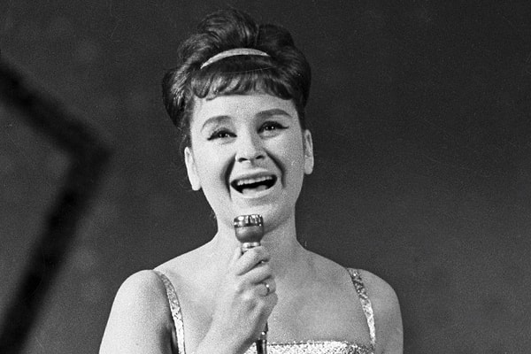 7. Во время работы в «Москонцерте» Миансарова чем-то не угодила заместителю Фурцевой – тогдашнего министра культуры – и он испортил ей карьеру.