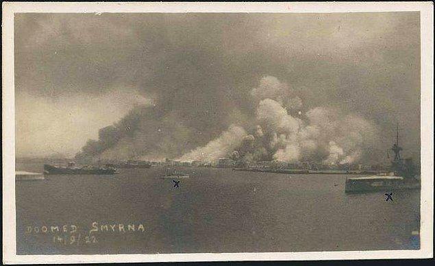 29. Büyük Yangın'da Kordon yanıyor, yıl 1922.