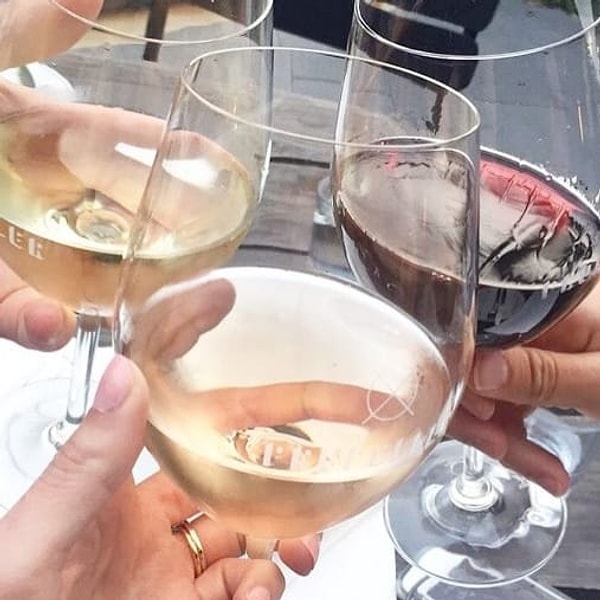 4. Замените дорогие коктейли вином, и глядишь - вы уже на пути в Японию!