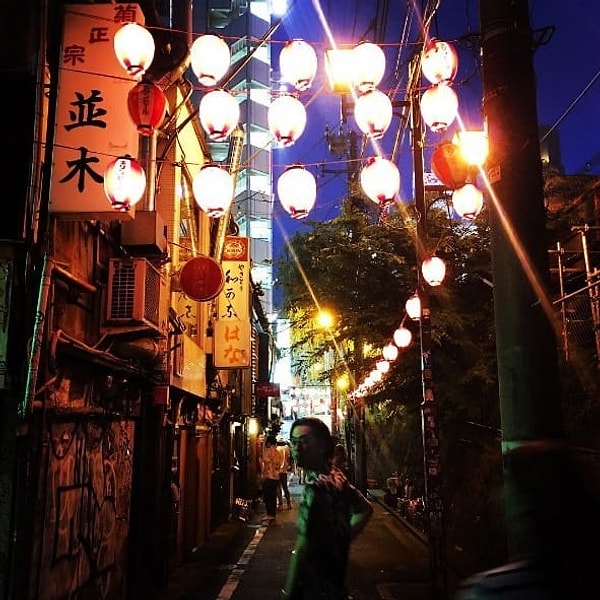 4. Замените дорогие коктейли вином, и глядишь - вы уже на пути в Японию!