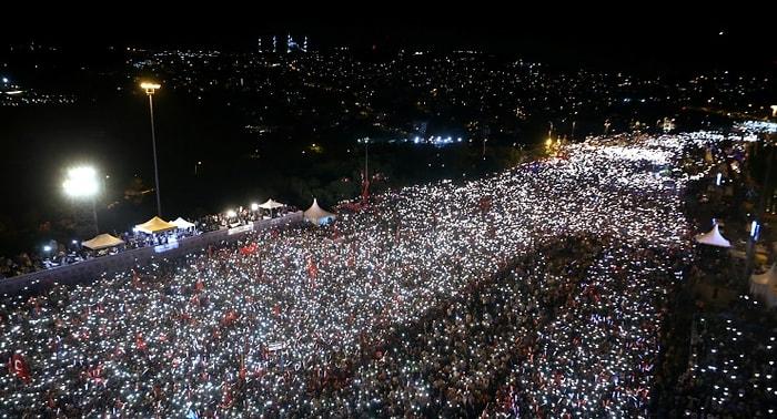 '15 Temmuz Demokrasi ve Milli Birlik Günü' Etkinliklerinde Objektiflere Yansıyan 19 Kare
